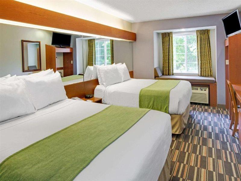 Microtel Inn & Suites By Wyndham Cherokee Exterior foto